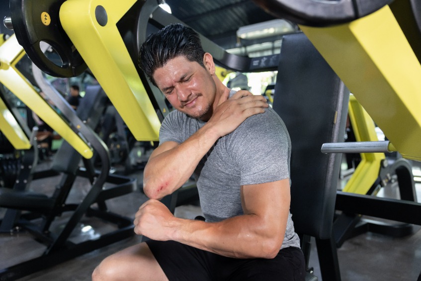 gold coast surgery center Alternative Treatment Options For Shoulder Pain Find Strength With Sports Rehabilitation.jpg