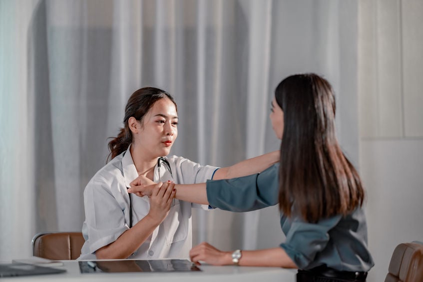 gold coast surgical Shoulder Pain _ Injury When To Consult An Orthopedic Surgeon