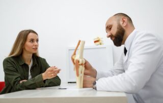 goldcoast-surgery-center-Chronic-Joint-Pain-3-Reasons-Its-Time-To-See-An-Orthopedic-Surgeon