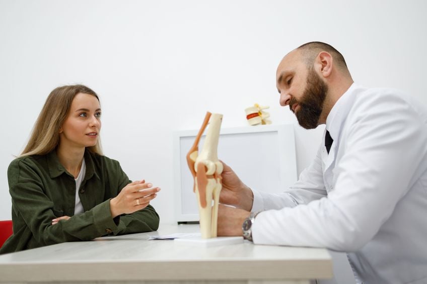 goldcoast-surgery-center-Chronic-Joint-Pain-3-Reasons-Its-Time-To-See-An-Orthopedic-Surgeon