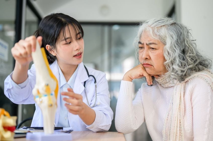 Gold-Coast-Surgicenter-Bone-Spurs-Joint-Pain-Non-Surgical-Options-Worth-Trying-First